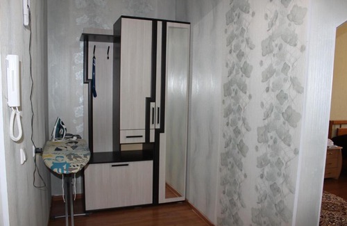 Arkhangelsk Apartment | Prime Apartment in Central Obvodny with Hot Tub Access