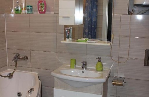 Arkhangelsk Apartment | Prime Apartment in Central Obvodny with Hot Tub Access