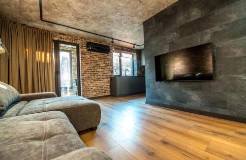 Dzerzhyns'kyi District Apartment | Discover a Central Kharkiv Apartment with Great Amenities!
