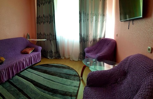 Magadan Apartment | Deluxe Apartment Near Park with Pool and Breakfast Included
