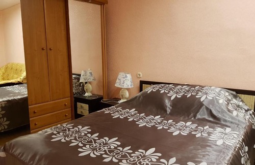 Magadan Apartment | Deluxe Apartment Near Park with Pool and Breakfast Included