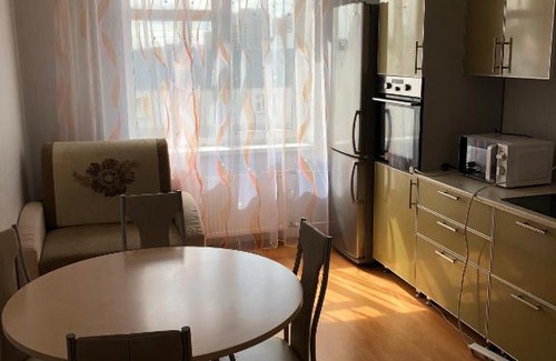 Novo-Savinovskiy Apartment | Cozy Apartment Near Park House - Pet Friendly and Rated 8/10