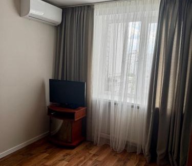 Cherkasy Apartment | Cozy Apartment by the Dnipro River with Oceanfront Views