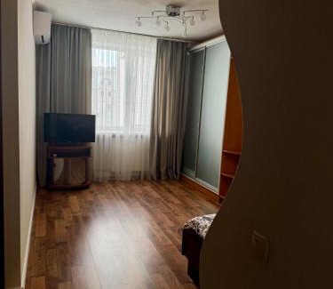 Cherkasy Apartment | Cozy Apartment by the Dnipro River with Oceanfront Views