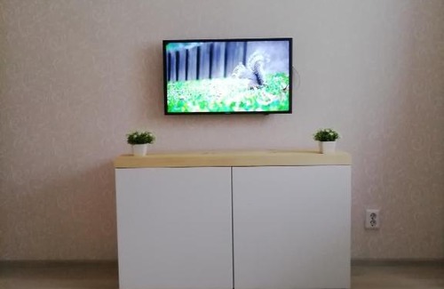 Tikhvin Apartment | Comfortable Apartment on Svyazi 8 with Breakfast Included