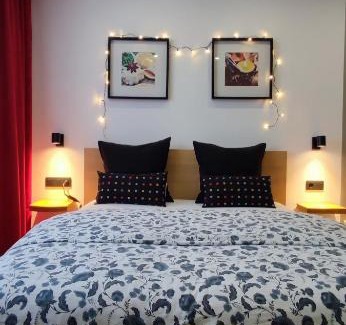Tikhvin Apartment | Exceptional Stay at Квартира на Связи 8 with Breakfast