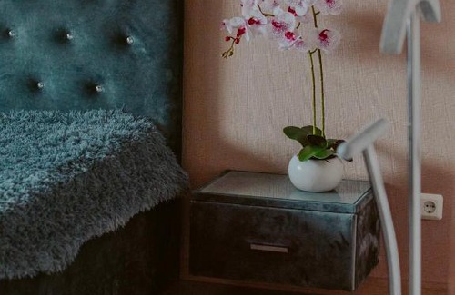 Chelyabinsk Apartment | Northwest Apartment - Guest Rated 10/10 and Wheelchair Accessible