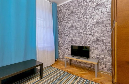 Tsentralny Apartment | Inviting Apartment on Marata Street, Rated 9/10 by Guests