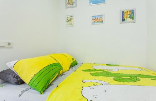 Holosiivskyj Apartment | Cozy Studio Apartments Near VDNH with Child-Friendly Amenities