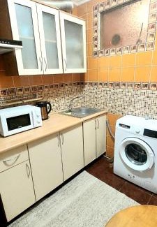 Solomjanskyj Apartment | Cozy Apartment on Lipkivskogo Street 43 - Family Friendly