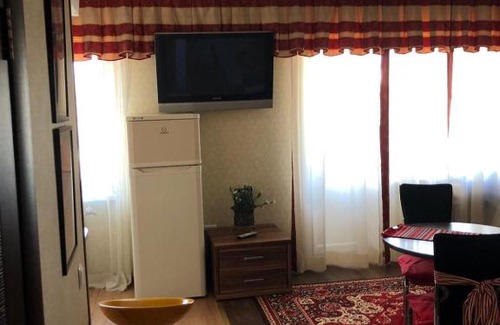 Mariupol Apartment | Vintage Studio Apartment in Central Mariupol - 10/10 Rated