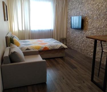 Holosiivskyj Apartment | Cozy Studio Apartment in Teremky with Modern Amenities