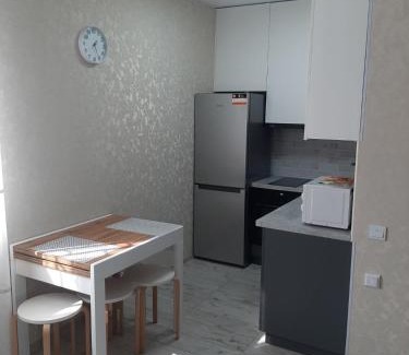 Sofiivska Borshchahivka Apartment | Cozy Studio Apartment - Child Friendly & Highly Rated Stay