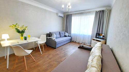 Podil Apartment | Beautiful Apartment with White Arbor Views - Alex Apartments