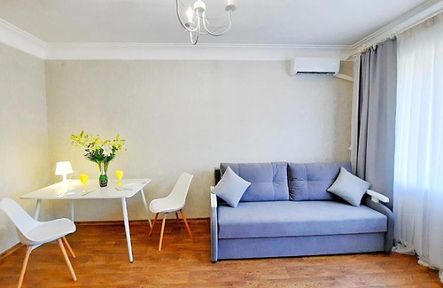 Podil Apartment | Beautiful Apartment with White Arbor Views - Alex Apartments