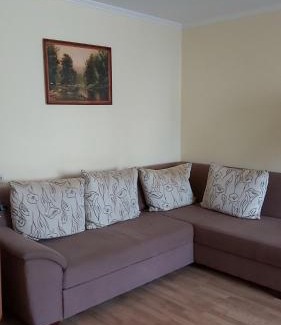 Kengarags Apartment | Riverside Apartment: Family-Friendly Comfort Awaits