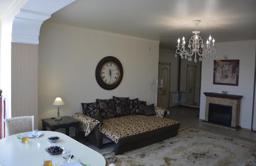 Yessentuki Apartment | Pet-Friendly Retreat Near Resort Park - 10/10 Guest Rated