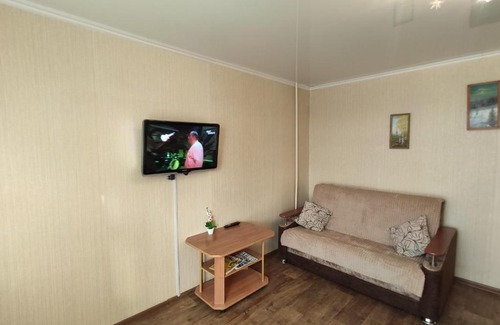 Magnitogorsk Apartment | Cozy One-Bedroom Apartment Near Gostiynyy Dvor