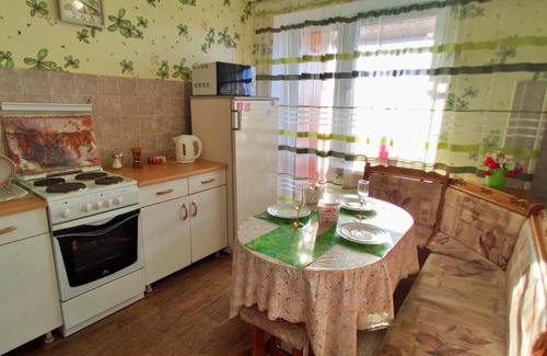 Magnitogorsk Apartment | Cozy One-Bedroom Apartment Near Gostiynyy Dvor