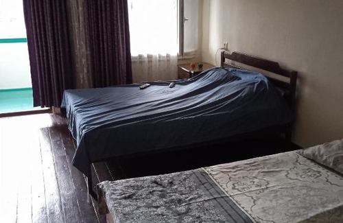 Gagra Apartment | Cozy Apartment: Family-Friendly Retreat Awaiting You