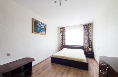 Avtozavodsky City District Apartment | Pet-Friendly Apartment with Kitchen and Child Amenities