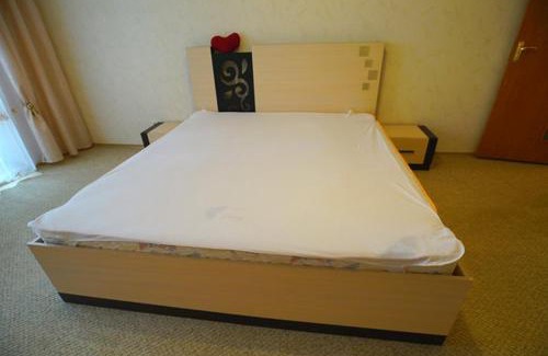 Kamianske Apartment | Cozy Apartment: Pet & Child Friendly Stay with 9/10 Rating