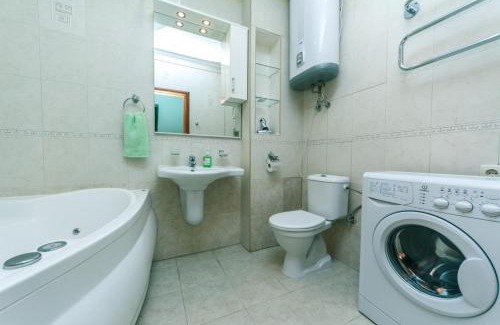 Afanasivsʹkyy Yar Apartment | Cozy Apartment with Hot Tub - Rated 9.2 by Guests