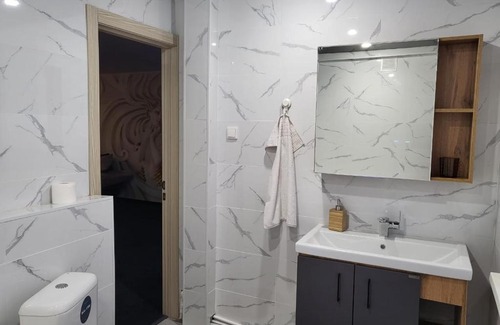 Kazakhstan Apartment | Budget-Friendly Квартиры24 with Relaxing Hot Tub Amenities