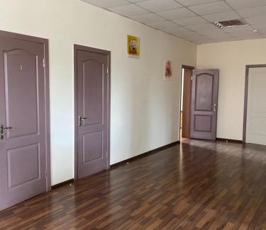 Kiev Oblast Hotel | Kid-Friendly Retreat at Кирданська Садиба for Pet Lovers