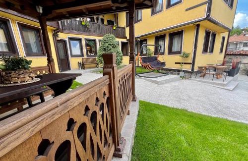 Koprivshtitsa House | Top-Rated Китанова къща: Family-Friendly Dining Awaits
