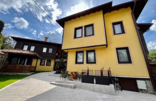 Koprivshtitsa House | Top-Rated Китанова къща: Family-Friendly Dining Awaits