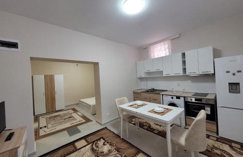 Sliven Apartment | Guest-Approved Китанови: Family-Friendly Rooms Await