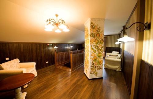 Yerkiv Hotel | Relax at КОЗАК ВАКУЛА: Family-Friendly with a Hot Tub