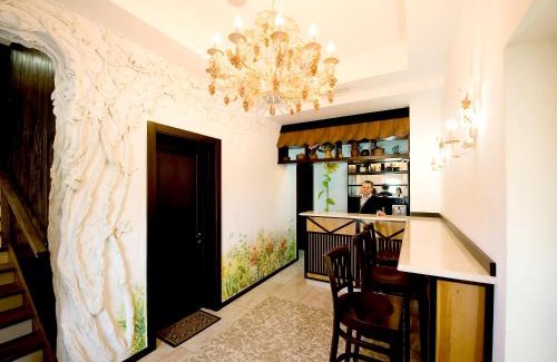 Yerkiv Hotel | Relax at КОЗАК ВАКУЛА: Family-Friendly with a Hot Tub