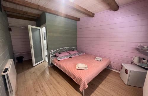 Mykulychyn House | Vibrant Colors Await: 4-Star Family-Friendly Hotel