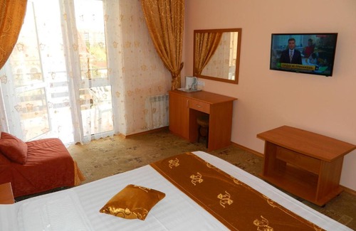 Gelendzhik House | Relaxing Rooms with Pool Access for Your Getaway
