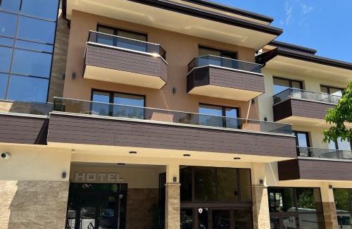 Gorna Oryahovitsa Hotel | Relax at Комплекс Бабенец with Ocean View & Pool Access