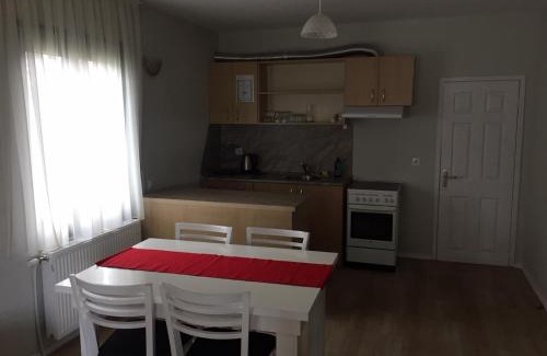 Tsigov Chark House | Discover Комплекс Кали: Pet-Friendly Retreat with Pool