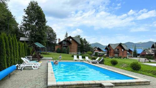Mykulychyn House | Discover Під лісом: 4-Star Cottages with Ocean Views