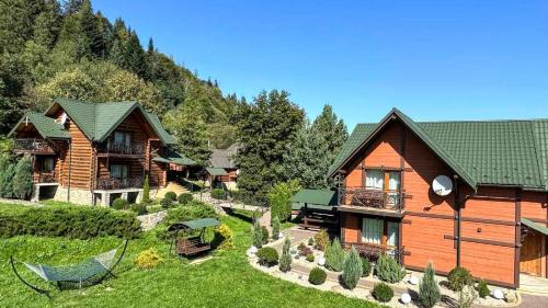 Mykulychyn House | Discover Під лісом: 4-Star Cottages with Ocean Views