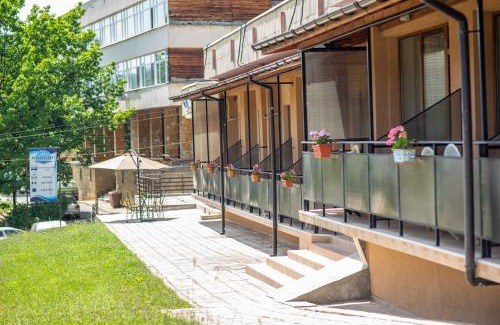 Tryavna Hotel | Discover Комплекс Плавис: Top-Rated with Family Amenities