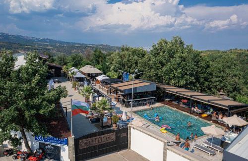 Kolarovo Other | Pet-Friendly Escape at Komplex Yazovir Valtata Resort