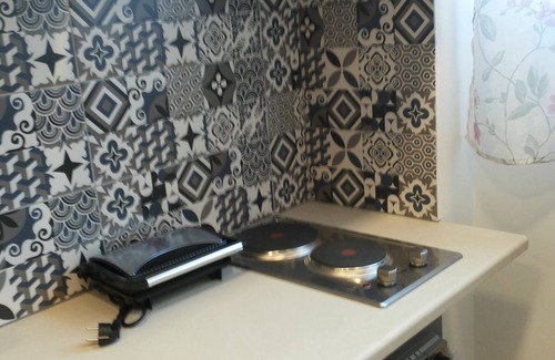 Attiki Apartment | Cozy and Clean Hotel with Breakfast for Family Comfort