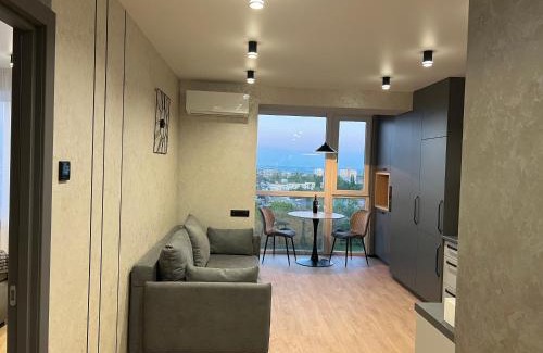 Khmelnitskiy Apartment | Cozy Suite with Child-Friendly Amenities - Rated 9.9/10