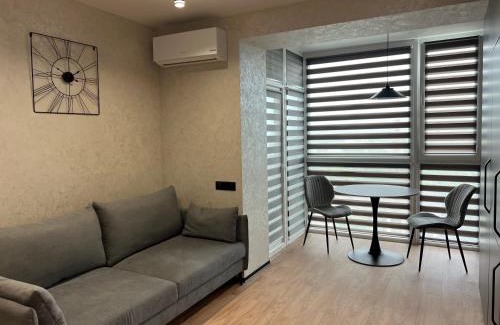 Khmelnitskiy Apartment | Cozy Suite with Child-Friendly Amenities - Rated 9.9/10