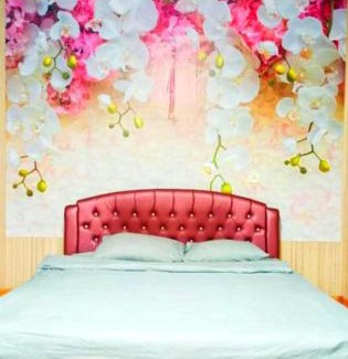 Babushkins'kyi district Apartment | Comfortable Apartments with King Bed & Bath Near Dafi Hospital