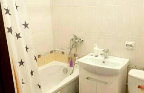 Babushkins'kyi district Apartment | Comfortable Apartments with King Bed & Bath Near Dafi Hospital