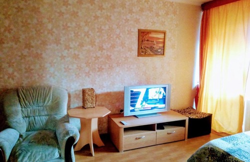 Krasnoyarsk Apartment | Guest Rated 10/10 at Космонавтов 17 with Hot Tub Access