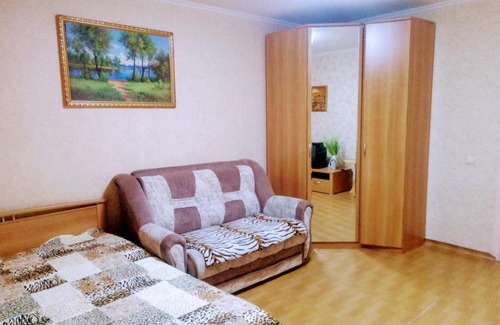 Krasnoyarsk Apartment | Guest Rated 10/10 at Космонавтов 17 with Hot Tub Access