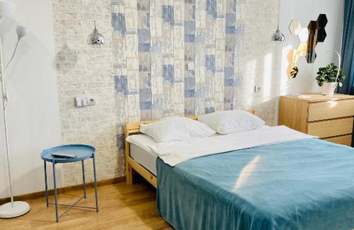 Yelino Apartment | Perfectly Positioned "Космос" Hotel with Accessibility Features